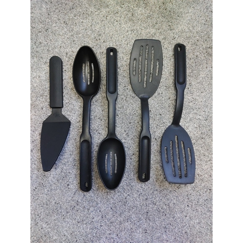 Pampered Chef 5 Pc.Black Nylon Kitchen Utensil Pie Server Serving Spoons Spatula